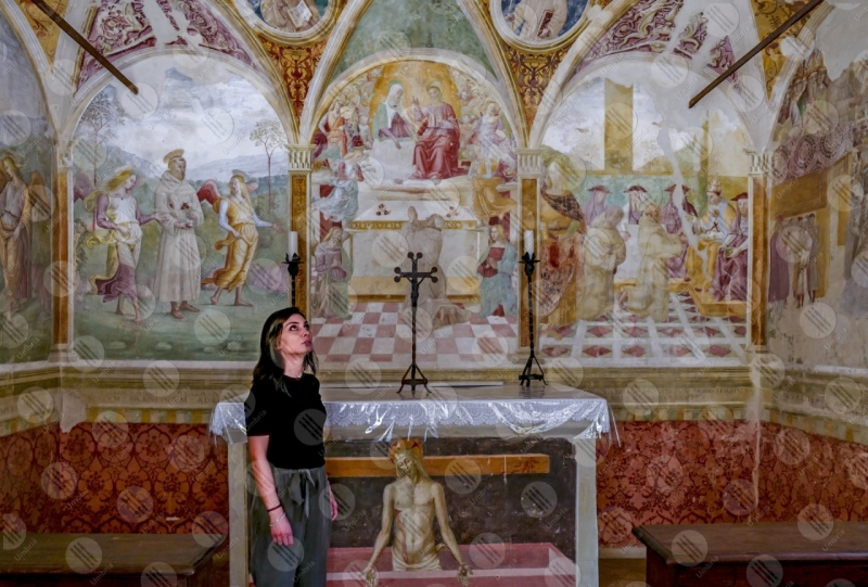 Convento di San Fortunato Tiberio D'Assisi Cappella delle rose dipinti arte donna ragazza  Montefalco