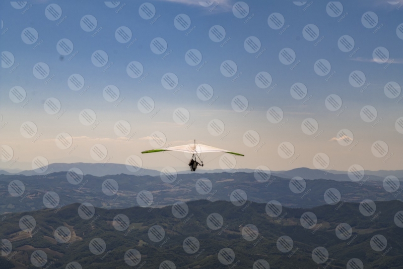 parco Monte Cucco deltaplano sport volo cielo colline montagne vista panorama  Eugubino - Altochiascio