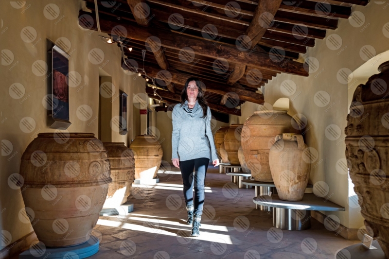 Museo Dinamico del Laterizio e delle Terrecotte terracotta terrecotte giare vasi donna ragazza  Marsciano
