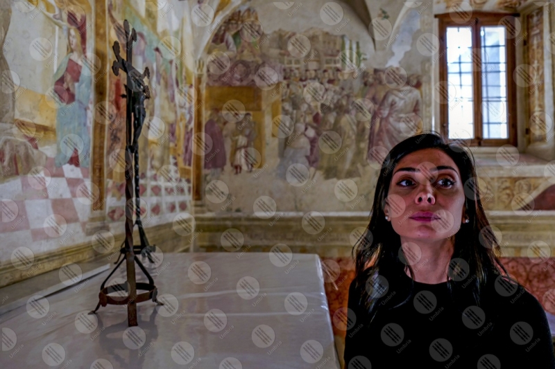 Convento di San Fortunato Tiberio D'Assisi Cappella delle rose dipinti arte donna ragazza  Montefalco